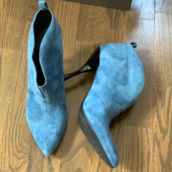 Enzo Angiolini Eakaleb Suede Ankle Booties - Picture 4 of 6
